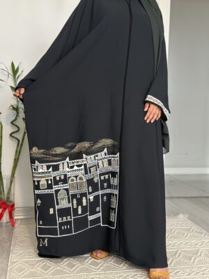 عباية مرسوم من التراث اليمني