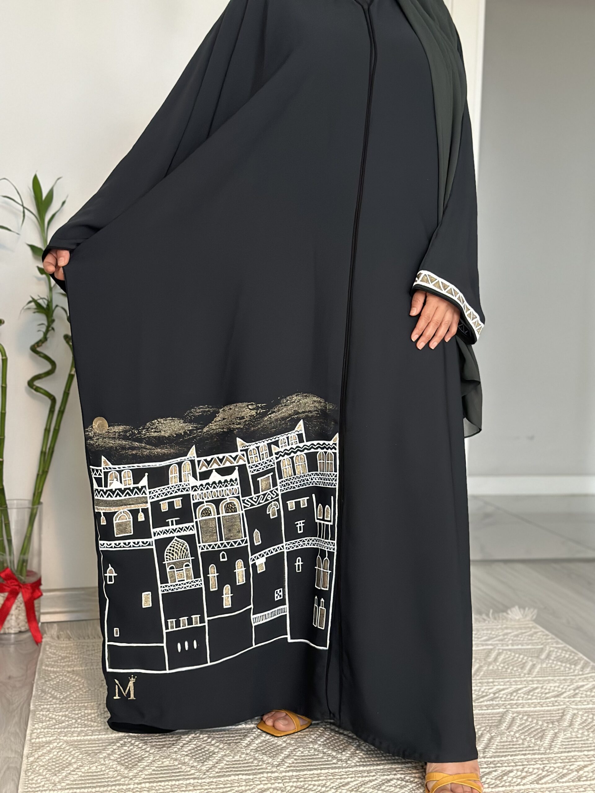 عباية مرسوم من التراث اليمني